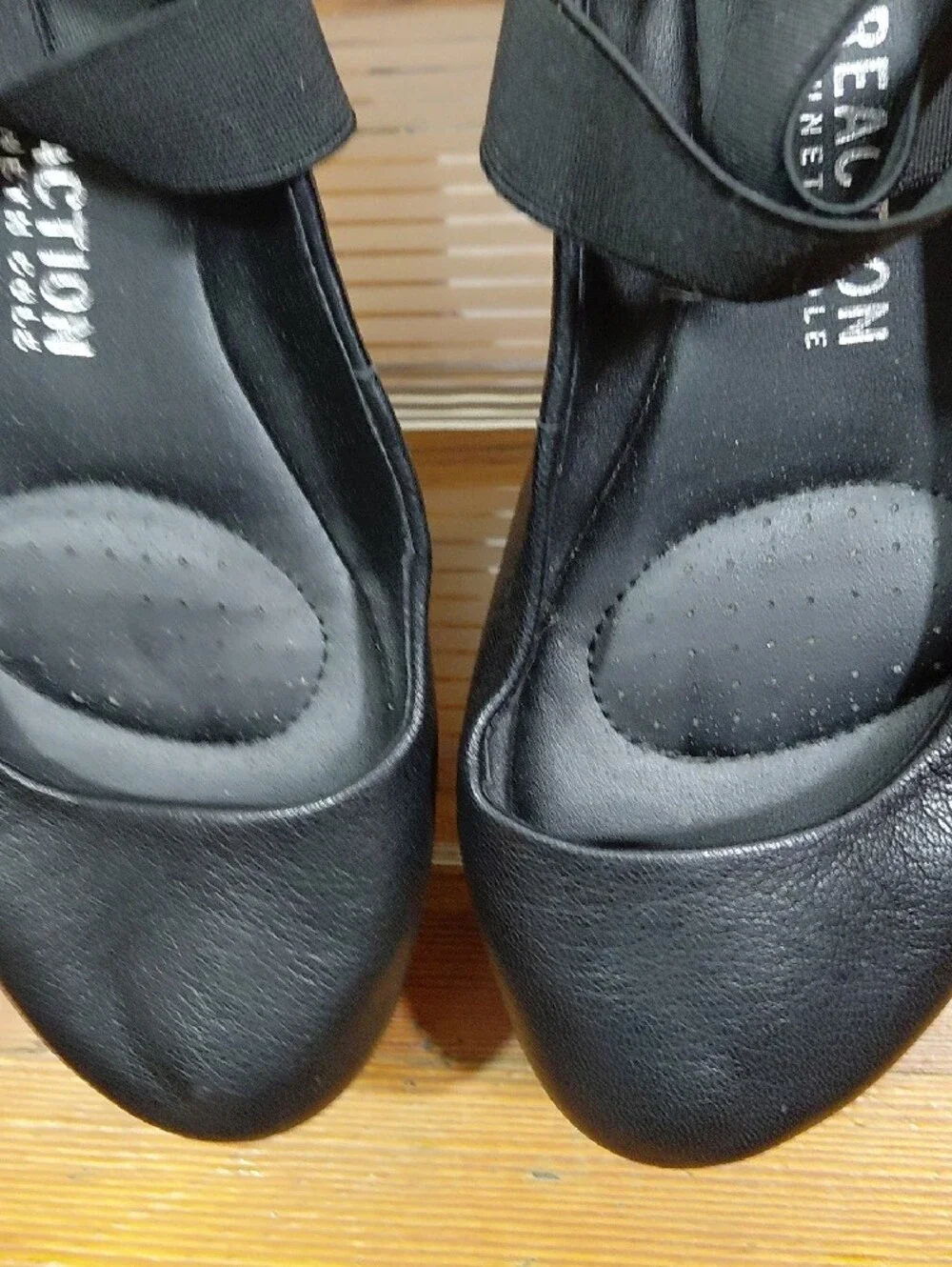 Kenneth Cole Pro-Time Black Crisscross Ballet Flats Back Zip & Elastic Strap 8M